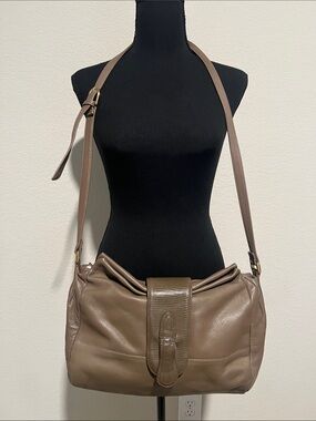Vintage Lord & Taylor Style Taupe Leather Slouch Shoulder Bag